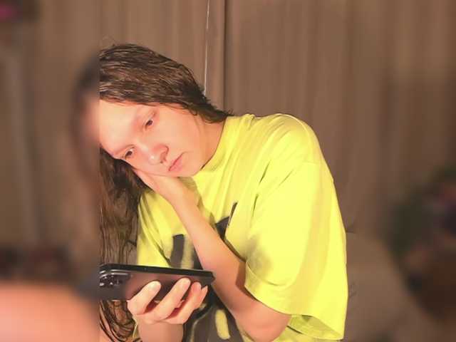 Cute-Lolly's BongaCams show and profile