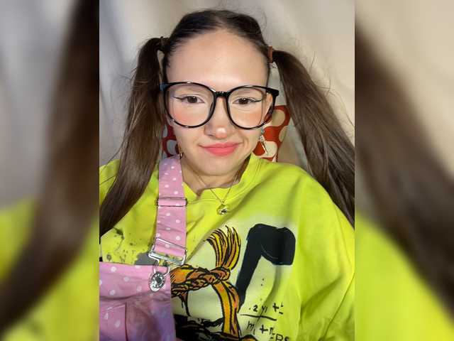 Cute-Lolly live cam on BongaCams