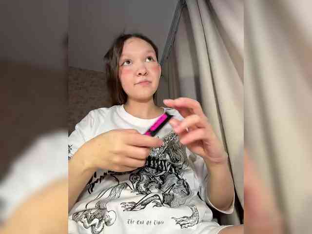 Cute-Lolly Sex Cam Show