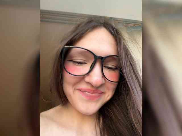 Cute-Lolly Sex Cam Show