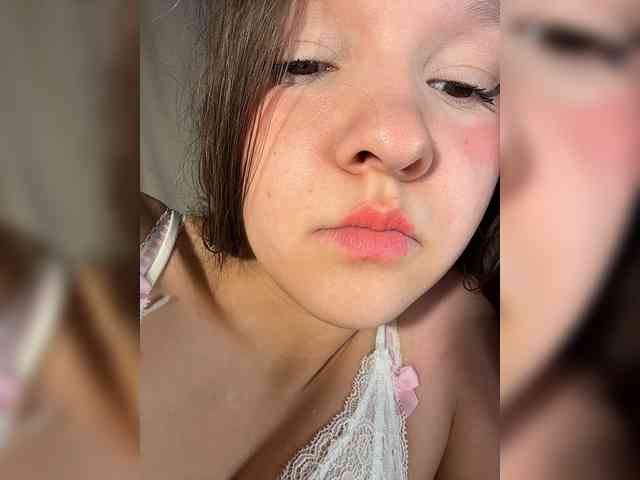 Cute-Lolly Live Webcam on BongaCams