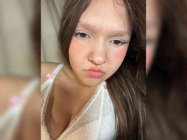 Cute-Lolly Live Webcam on BongaCams