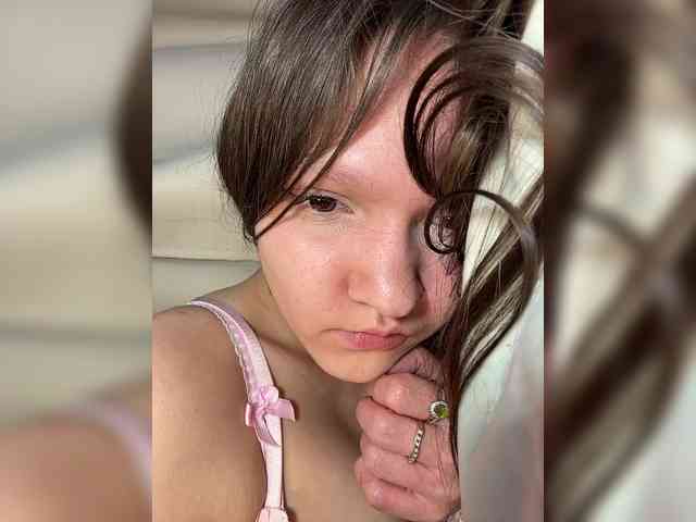 CuteLolly webcam