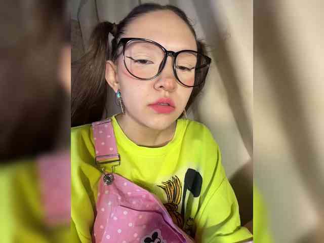 CuteLolly webcam