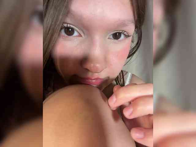 Cute-Lolly Live Webcam on BongaCams