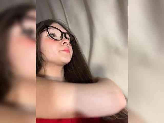 Cute-Lolly Sex Cam Show