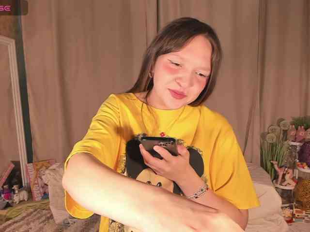 CuteLolly webcam