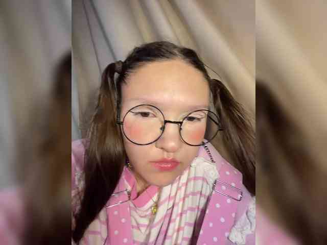 CuteLolly webcam