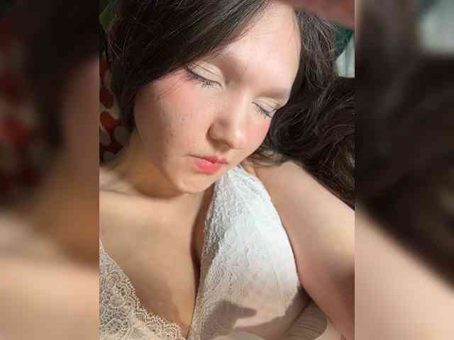 Model: CuteLolly
