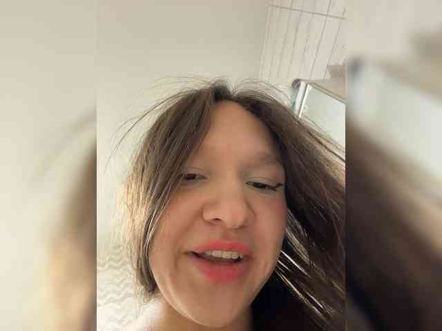 Cute-Lolly Live Webcam on BongaCams