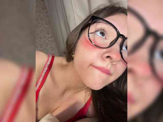 Cute-Lolly Sex Cam Show