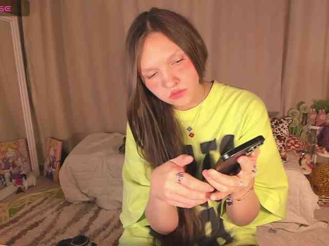 CuteLolly webcam
