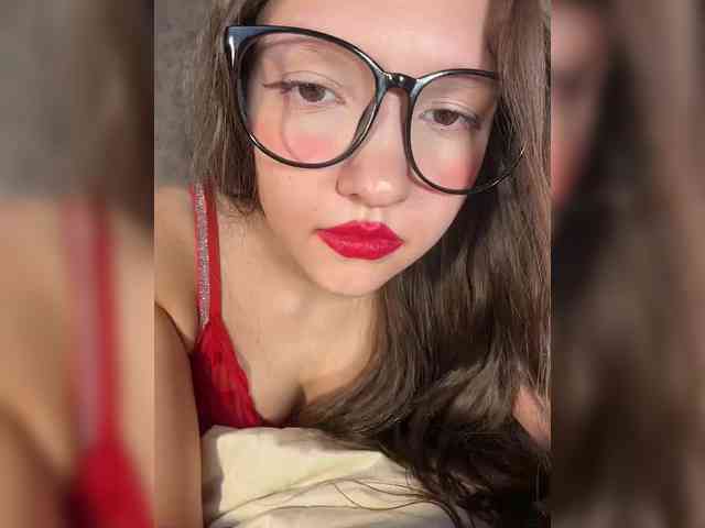 Cute-Lolly Sex Cam Show