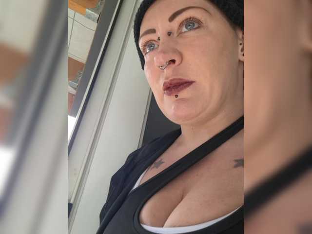 Pinkthehawk