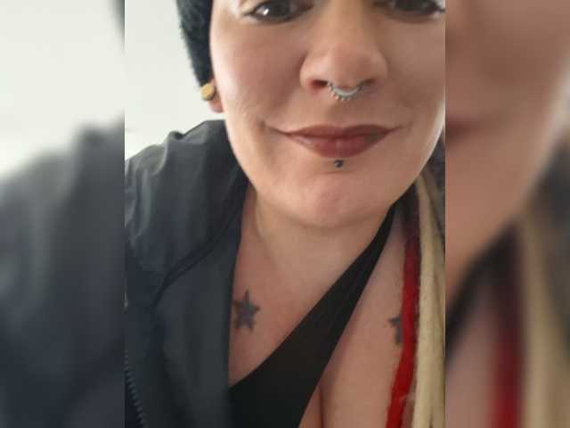 Pinkthehawk