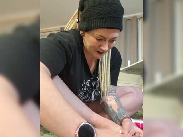 Pinkthehawk