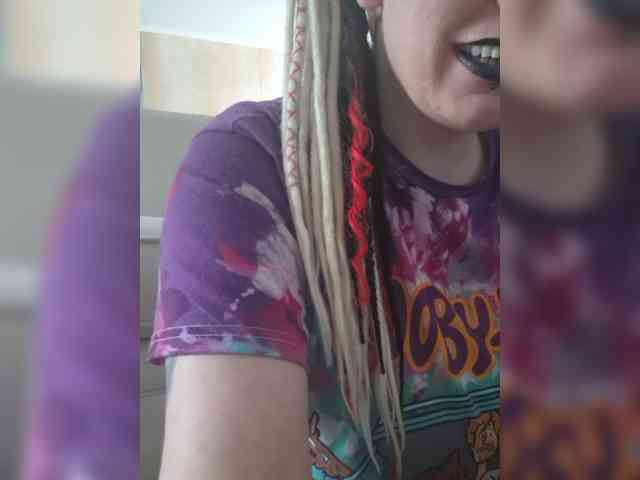 Pinkthehawk webcam