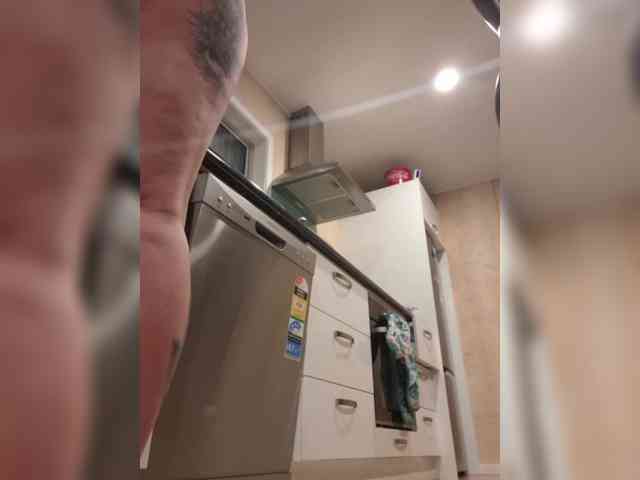 Pinkthehawk webcam
