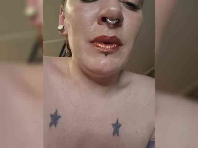 Pinkthehawk webcam