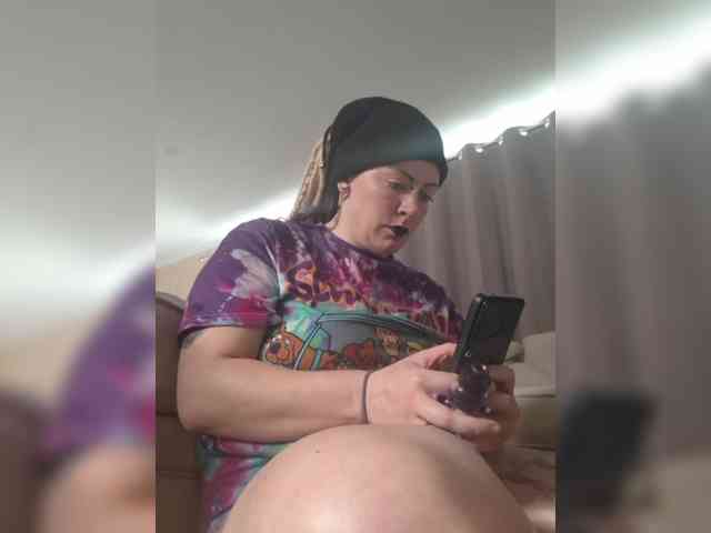 Pinkthehawk webcam