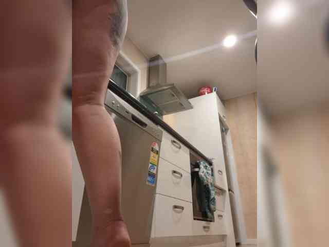 Pinkthehawk webcam