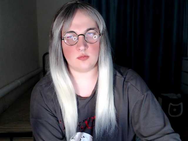 EvaMiron live cam preview