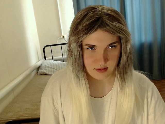 EvaMiron live webcam show
