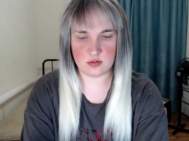 EvaMiron live cam preview