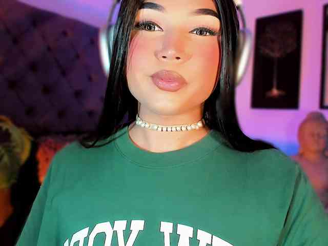 Sexyzoets Live Webcam on BongaCams