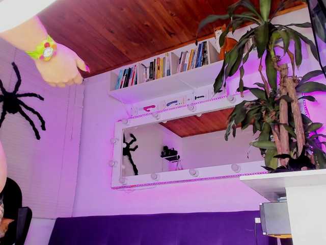 asscutebig live cam on BongaCams