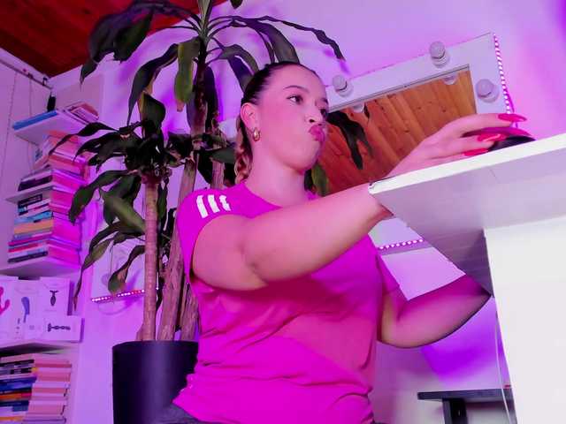 asscutebig live cam on BongaCams