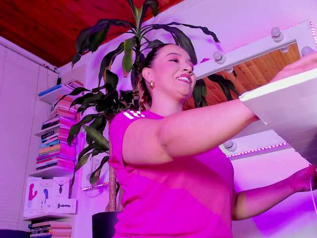asscutebig live cam on BongaCams