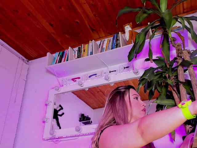 asscutebig webcam