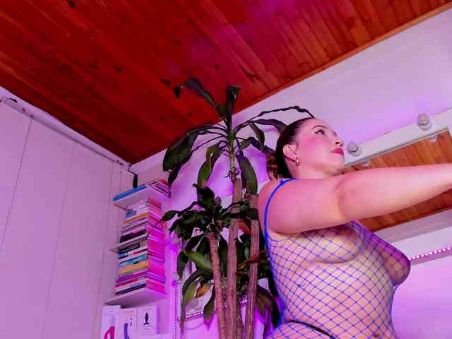 asscutebig webcam