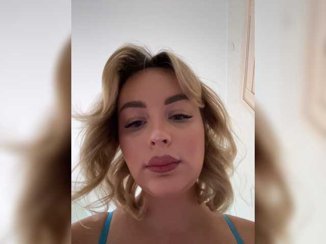 Mila-m live webcam show