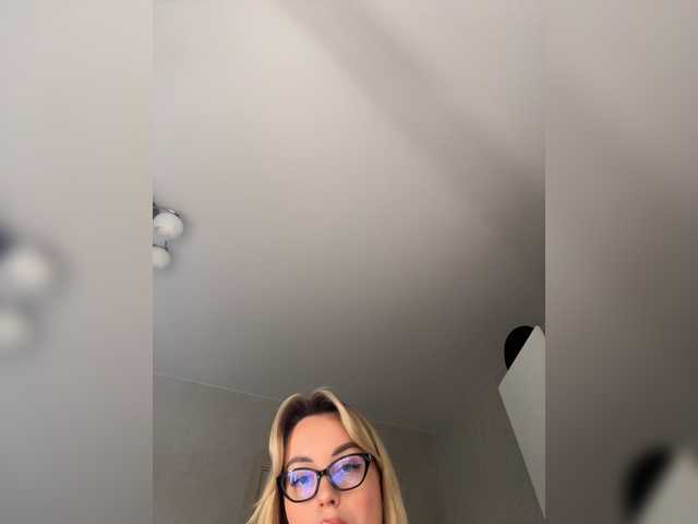 Mila-m live cam