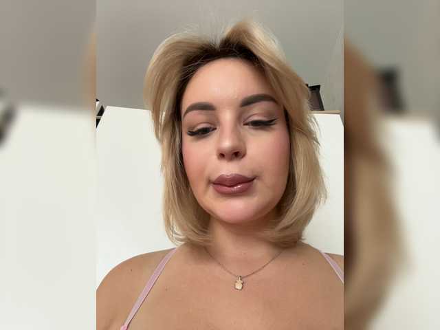 Mila-m live cam on BongaCams