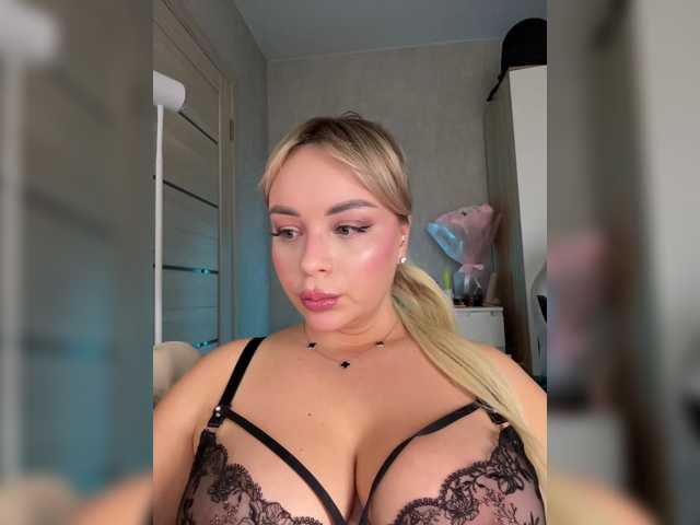 Mila-m live cam on BongaCams
