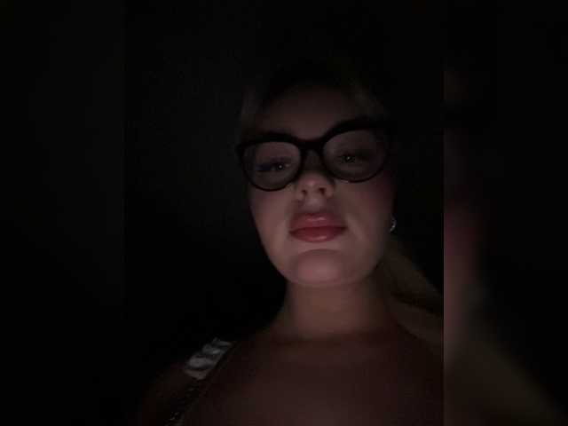 Mila-m live cam on BongaCams