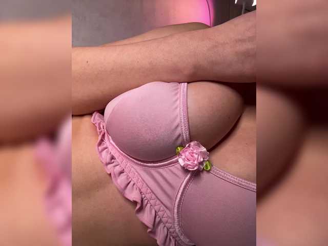 Mila-m live cam on BongaCams