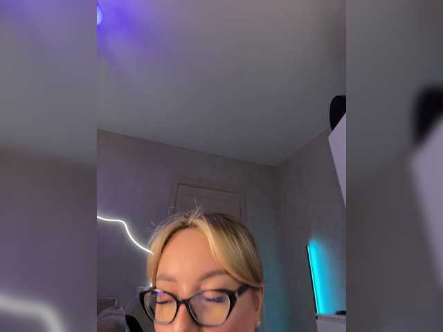 Mila-m live cam on BongaCams
