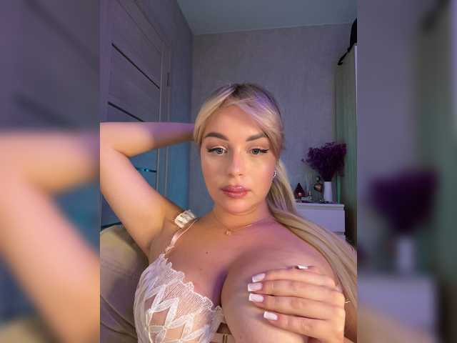 Mila-m live cam on BongaCams