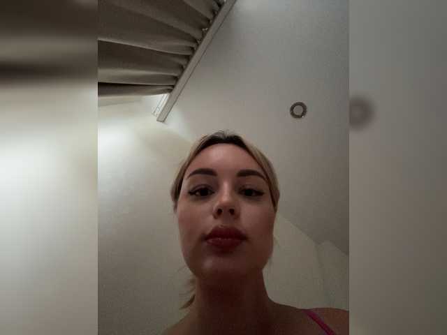Mila-m live cam on BongaCams