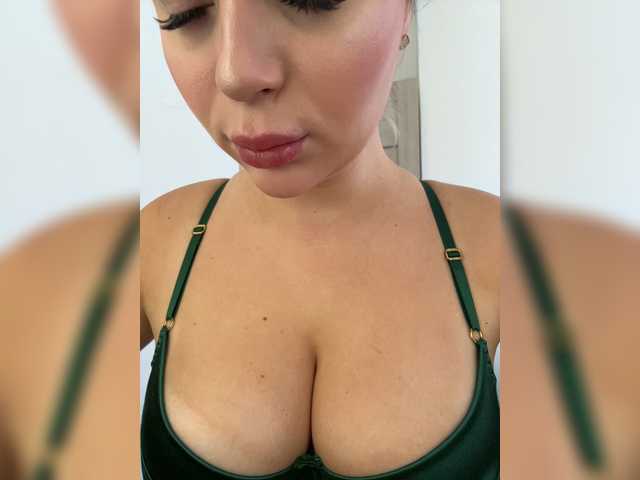 Mila-m live cam on BongaCams