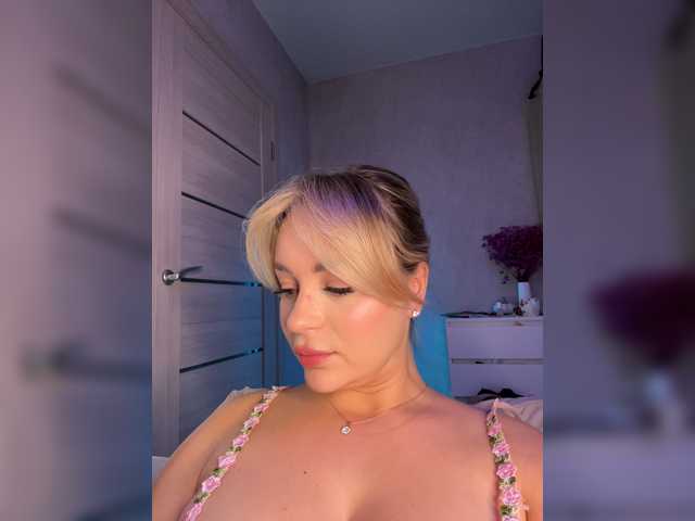 Mila-m live cam on BongaCams