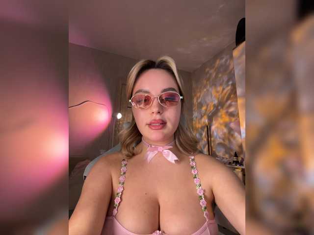 Mila-m live cam on BongaCams