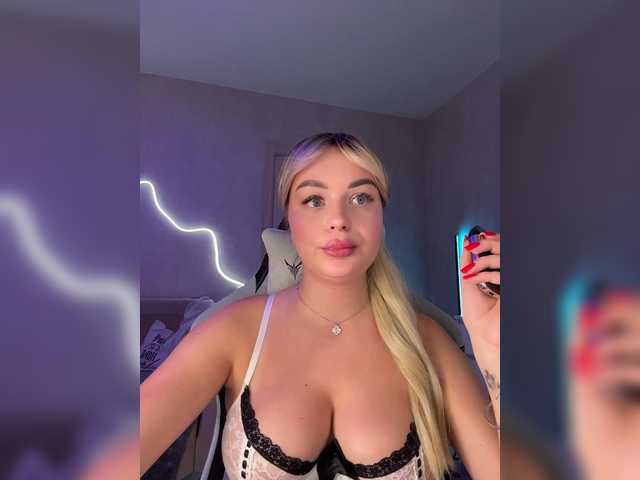 Mila-m live webcam show