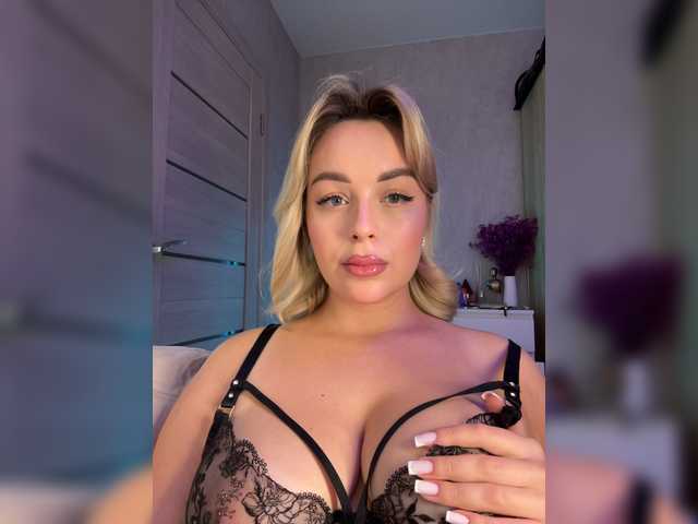 Mila-m live cam on BongaCams