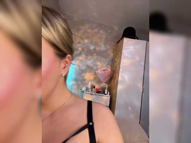 Mila-m live cam