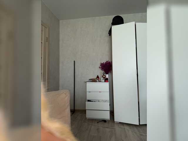 Mila-m live webcam show